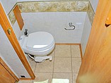 2005 Winnebago Adventurer Photo #22