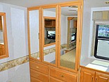 2005 Winnebago Adventurer Photo #25