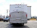 2005 Winnebago Adventurer Photo #2