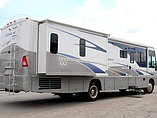2005 Winnebago Adventurer Photo #3
