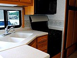 2005 Winnebago Adventurer Photo #11