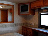 2005 Winnebago Adventurer Photo #15