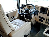 2005 Winnebago Adventurer Photo #18