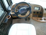 2015 Winnebago Adventurer Photo #20