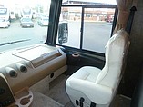 2015 Winnebago Adventurer Photo #21