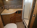 2015 Winnebago Adventurer Photo #26