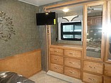 2015 Winnebago Adventurer Photo #28