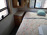 1999 Winnebago Adventurer Photo #11