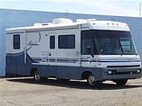 1997 Winnebago Adventurer Photo #4