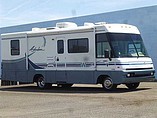 1997 Winnebago Adventurer Photo #13