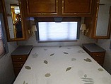 1997 Winnebago Adventurer Photo #40