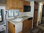 2003 Winnebago Adventurer Photo #13