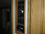 2003 Winnebago Adventurer Photo #17