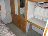 2003 Winnebago Adventurer Photo #18