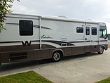 2000 Winnebago Adventurer Photo #2