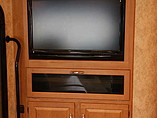2009 Winnebago Adventurer Photo #8