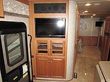 2015 Winnebago Adventurer Photo #9