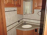 2015 Winnebago Adventurer Photo #13