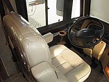 2015 Winnebago Adventurer Photo #17