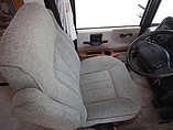 2000 Winnebago Adventurer Photo #12