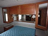 2000 Winnebago Adventurer Photo #22