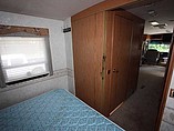 2000 Winnebago Adventurer Photo #23