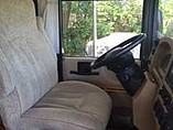 2002 Winnebago Adventurer Photo #8