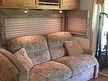 2002 Winnebago Adventurer Photo #10