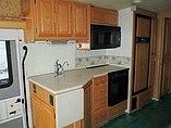 2004 Winnebago Adventurer Photo #7