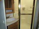 2004 Winnebago Adventurer Photo #8