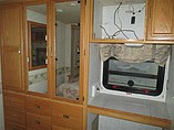 2004 Winnebago Adventurer Photo #11