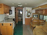 2004 Winnebago Adventurer Photo #12