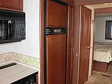 2003 Winnebago Adventurer Photo #25