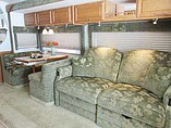 2005 Winnebago Adventurer Photo #7