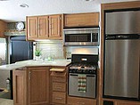 2005 Winnebago Adventurer Photo #13