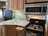 2005 Winnebago Adventurer Photo #14