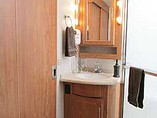 2005 Winnebago Adventurer Photo #20