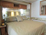 2005 Winnebago Adventurer Photo #25