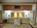 2005 Winnebago Adventurer Photo #26