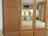 2005 Winnebago Adventurer Photo #28