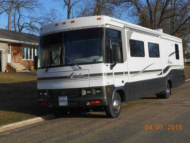02 Winnebago Adventurer