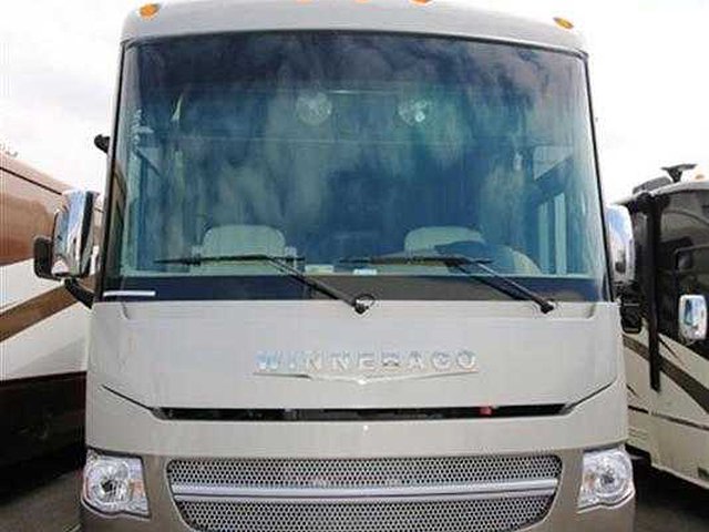 2016 Winnebago Adventurer Photo