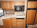 2005 Winnebago Adventurer Photo #11