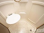 2005 Winnebago Adventurer Photo #27