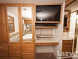 2005 Winnebago Adventurer Photo #29