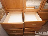 2005 Winnebago Adventurer Photo #31
