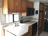 1999 Winnebago Adventurer Photo #3