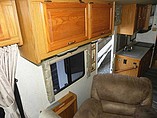 1998 Winnebago Adventurer Photo #11