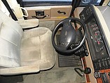 1998 Winnebago Adventurer Photo #13