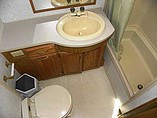 1998 Winnebago Adventurer Photo #22
